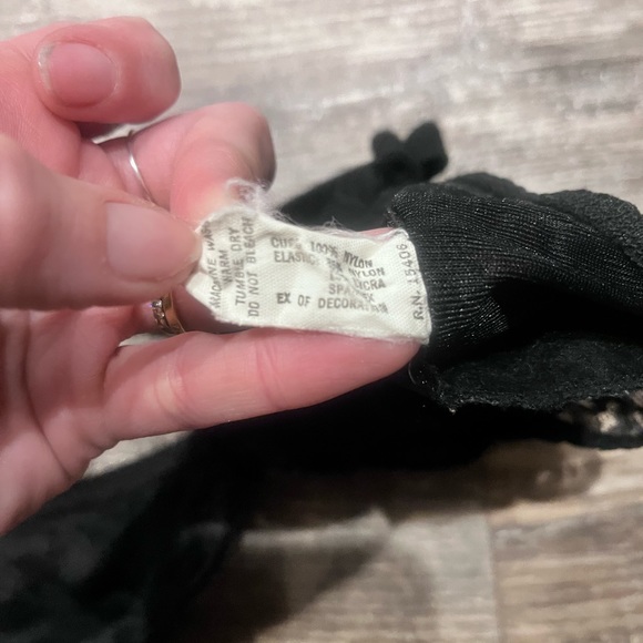 Rare Vtg 70s Sexy Black nylon & Lace trim Bra • unlined • underwire free • 34B - Picture 9 of 10